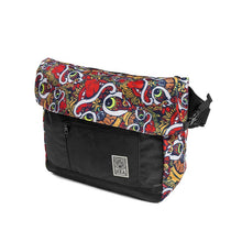 HEA LION HEAD PATTERNED NYLON ZIPPER MESSENGER BAG