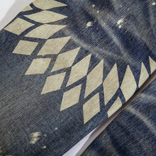 HE75 SLIM-FIT RIP-AND-REPAIR DISTRESSING SELVEDGE JEANS WITH FLYING FEATHER LASER PRINTED