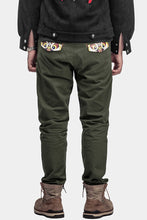 HEA 3D-CUT JOGGERS WITH LION PRINTED DETAILS ON POCKETS