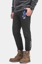 CARPTOWN CARROT-FIT HAWK AND CARP EMBROIDERED CROPPED JEANS